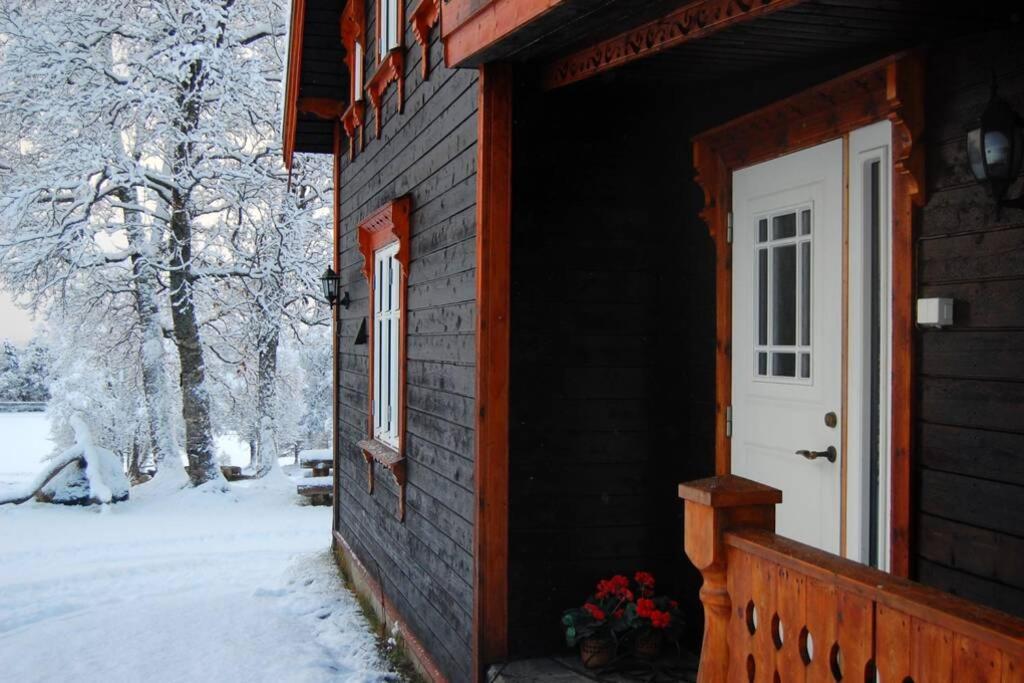 Vila 100 Years Old Norwegian Log House In Tromsø Exteriér fotografie