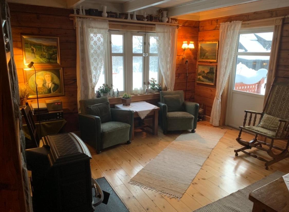 Vila 100 Years Old Norwegian Log House In Tromsø Exteriér fotografie